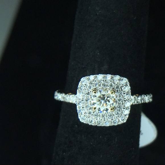 14ky double halo engagement ring - Picture 1 of 4